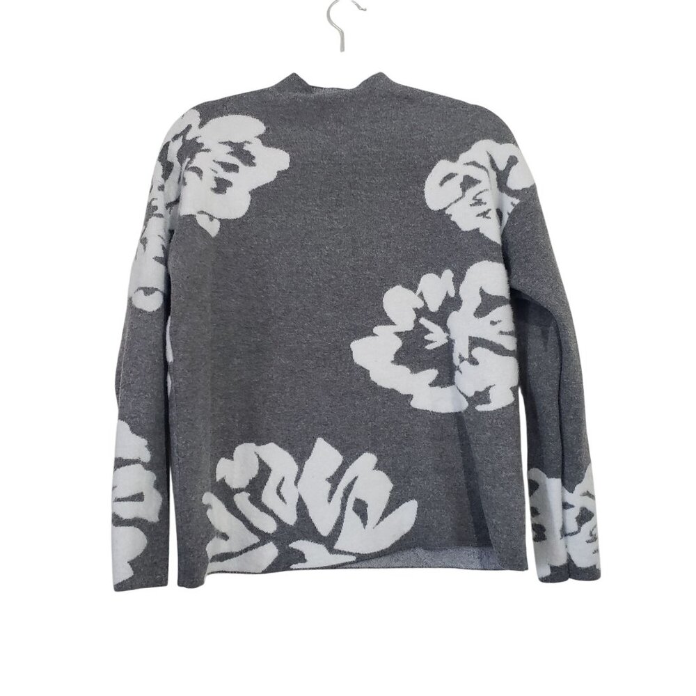 Love Trend Boutique Gray Floral‎ Womens Sweater Size M Cozy Feminine Layers